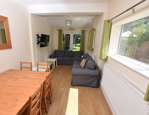 Leopold Street Room 5 - Photo 1