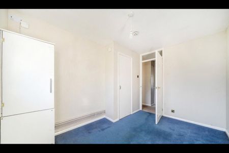 2 Bed Flat, Fulmead Road, RG30 - Photo 4