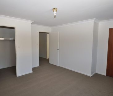 Spacious & Comfy Townhouse! - Photo 1