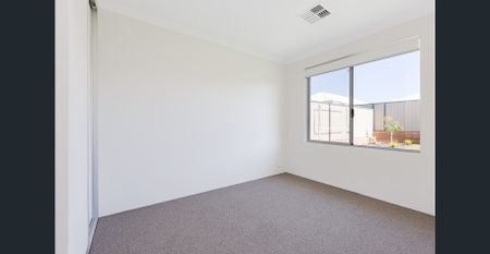 Brand New 4x2 in the heart of Whitby - Photo 5