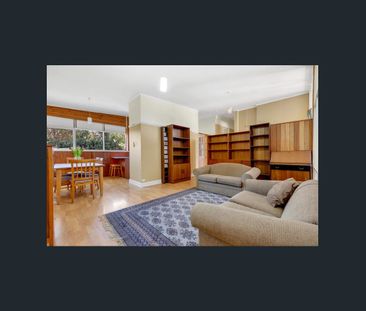 Comfortable Family Home in Convenient Modbury Location - Photo 2