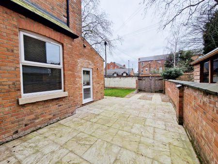 2 bedroom apartment to rent - Photo 4