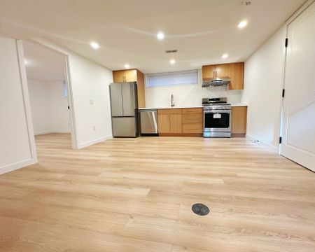 For Lease - 2417 Mississauga Road Unit# Basement, Mississauga, Ontario - Photo 4