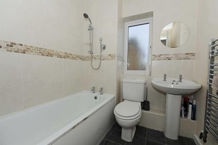 2 bedroom semi-detached house to rent - Photo 5