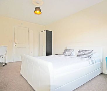 Room 3 Greenkeepers Road, Bedford - Photo 4