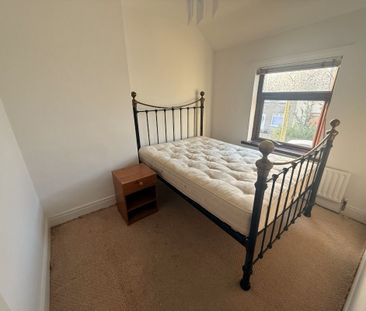 35 Silverstream Gardens, Belfast BT14 8GS - Photo 2