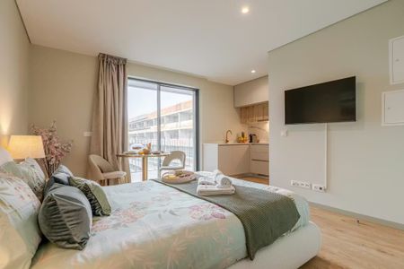 Rua Manuel da Silva Cruz, Vila Nova de Gaia, Porto 4400-695 - Photo 3