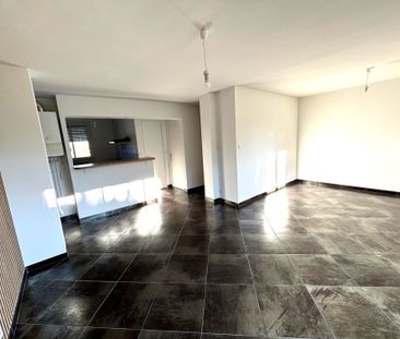 Location Appartement 3 pièces 60m² MARSEILLE 9ème - Photo 3