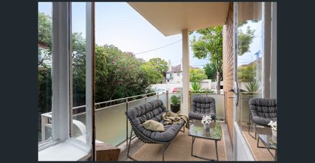 Street-Front on Toorak Road - Photo 4