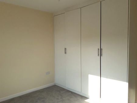 2 bedroom townhouse to rent - Photo 2