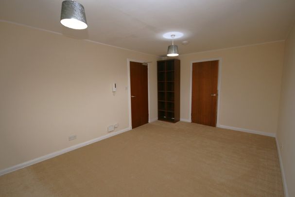 Bilsland Court, 1 Bed Bright Unfurnished Apartment, Possil Park – Available 15/12/2025 - Photo 1