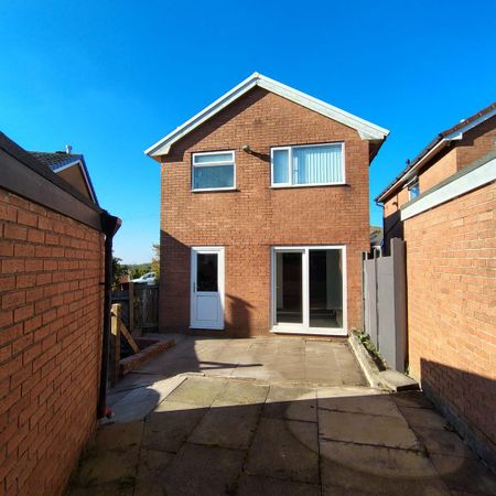 3 bedroom detached house to rent - Photo 3
