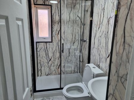 5 Bed Terraced House, Durham Road, E16 - Photo 3