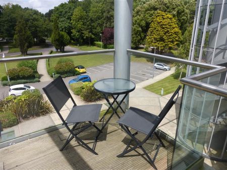 2 bedroom flat to rent - Photo 5