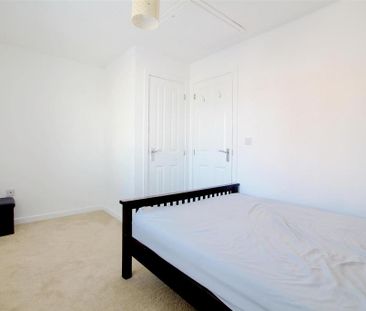 2 bedroom semi-detached house to rent - Photo 6