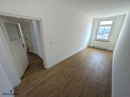 ++ attraktive, renovierte 3-Raum Wohnung in zentraler Lage, direkt am Markt in Meerane ++ - Photo 5