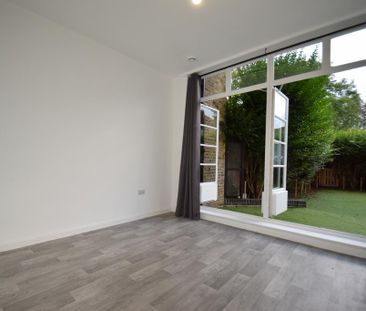 3 bedroom end of terrace house to rent - Photo 2