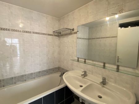 Location Appartement 3 pièces 89m² HOLTZHEIM 67810 - Photo 4