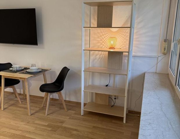 Modernes, zentrales, voll möbl. Apartment mit Balkon, EBK – ideal für 2 Personen - Foto 1