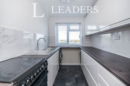 2 bedroom apartment to rent Belle Vue Road, Bournemouth, BH6 - Photo 2