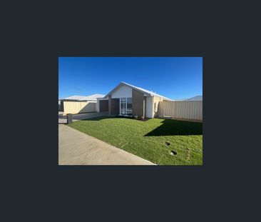 4 Karnak Parkway, Dawesville, WA 6211 - Photo 2