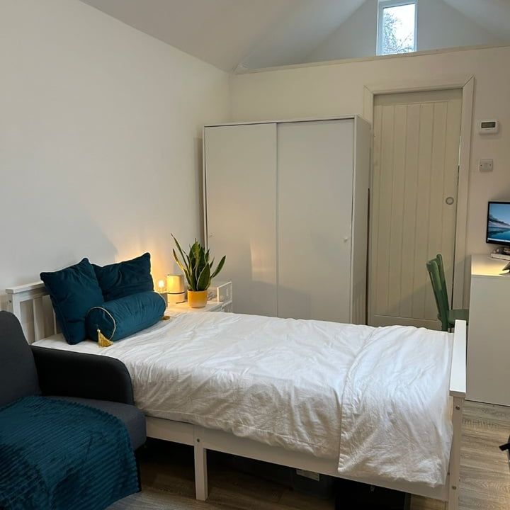 Studio Flat, Endersleigh Gardens, NW4 - Photo 1