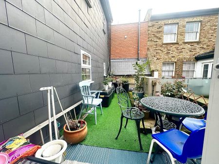 2 bedroom flat to rent - Photo 3