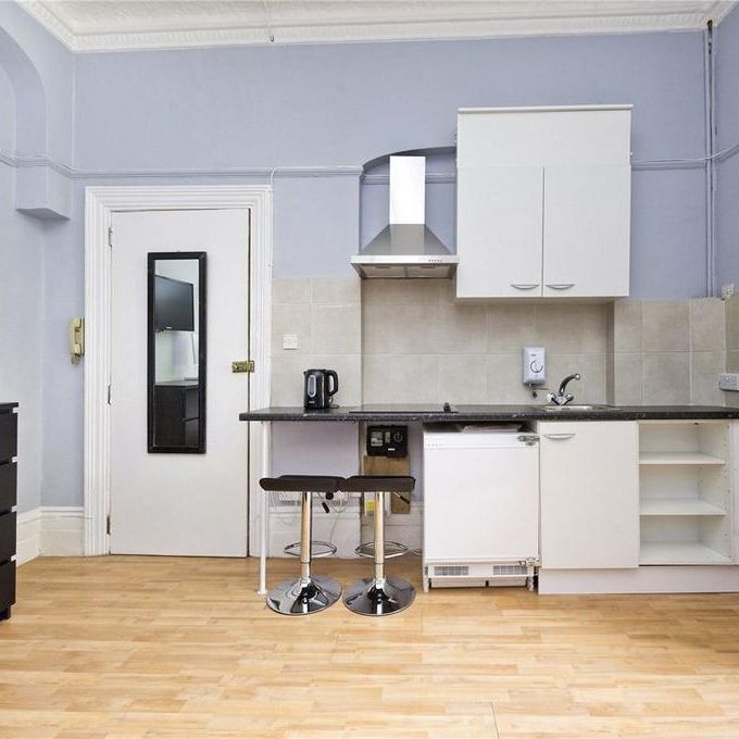Studio to rent - Photo 1