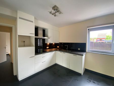 Gelijkvloers 1-slpk.-app. met een terras te Diepenbeek - Foto 2