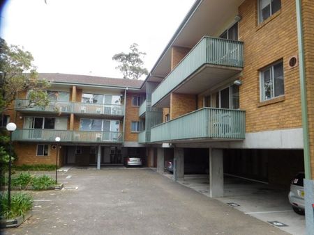 Two bedroom unit on top floor of block - Photo 2