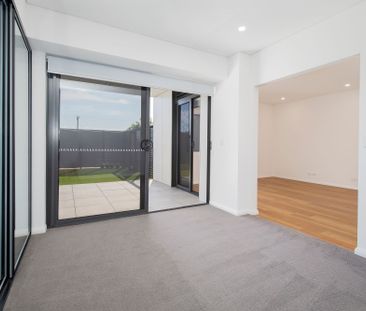 Stylish Urban Apartment in Adamstown - Photo 5