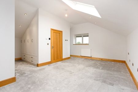 4 bedroom semi-detached house to rent - Photo 2