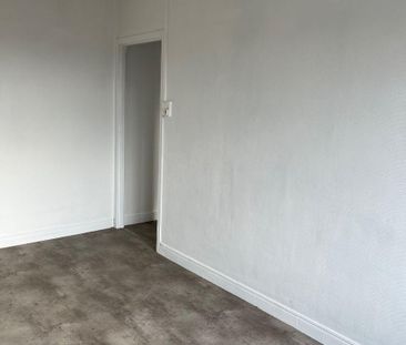 CENTRE VILLE APPARTEMENT DE TYPE 2 3EME ET DERNIER ETAGE Séjour (en... - Photo 5