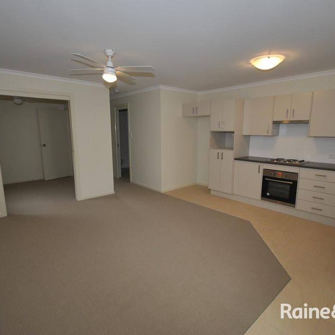 MODERN LIVING - Photo 1