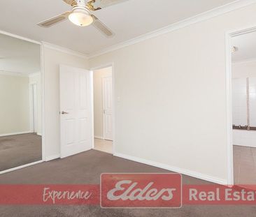 Great Location in a Cul-De-Sac !! - Photo 1