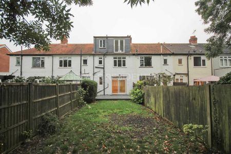 4 bedroom terraced house to rent - Photo 3