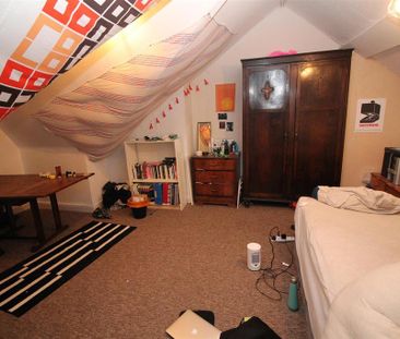 6 bedroom terraced house to rent - Photo 4