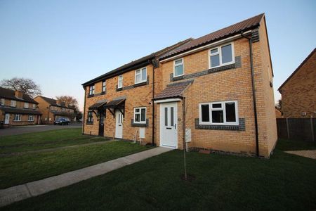 3 bedroom end of terrace house to rent - Photo 5