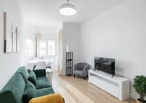 Travessia de Sant Antoni, Barcelona, Catalonia 08012