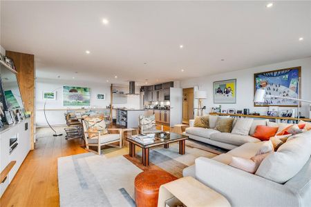 3 bedroom flat to rent - Photo 4