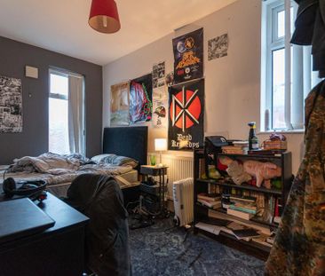 4 bedroom end of terrace house to rent - Photo 6