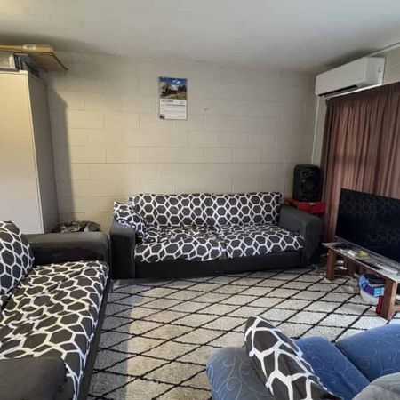 Flat in Whitiora - Photo 4