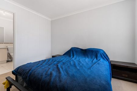 Low-Maintenance 3-Bedroom Villa in Convenient Location - Photo 4