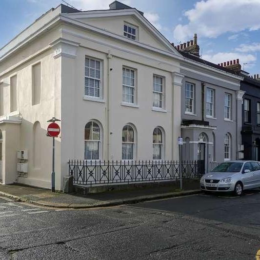 Emma Place, Stonehouse, Plymouth, PL1 - Photo 1