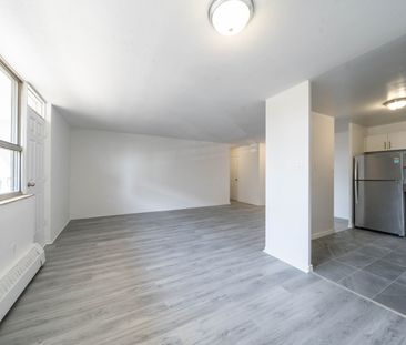 For Lease - 5 Glamorgan Avenue Unit# 409, Toronto, Ontario - Photo 2