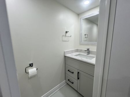 For Lease - 5 Fenn Street, Ajax, Ontario - Photo 3