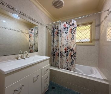 3-Bedroom Family Home in a Convenient, Highly Sought Suburb! - Photo 4