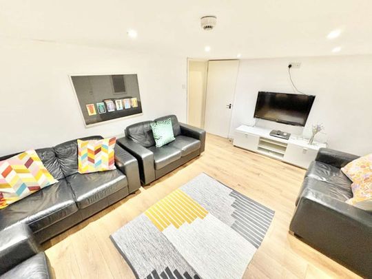Exeter Road Room 4 - Photo 1