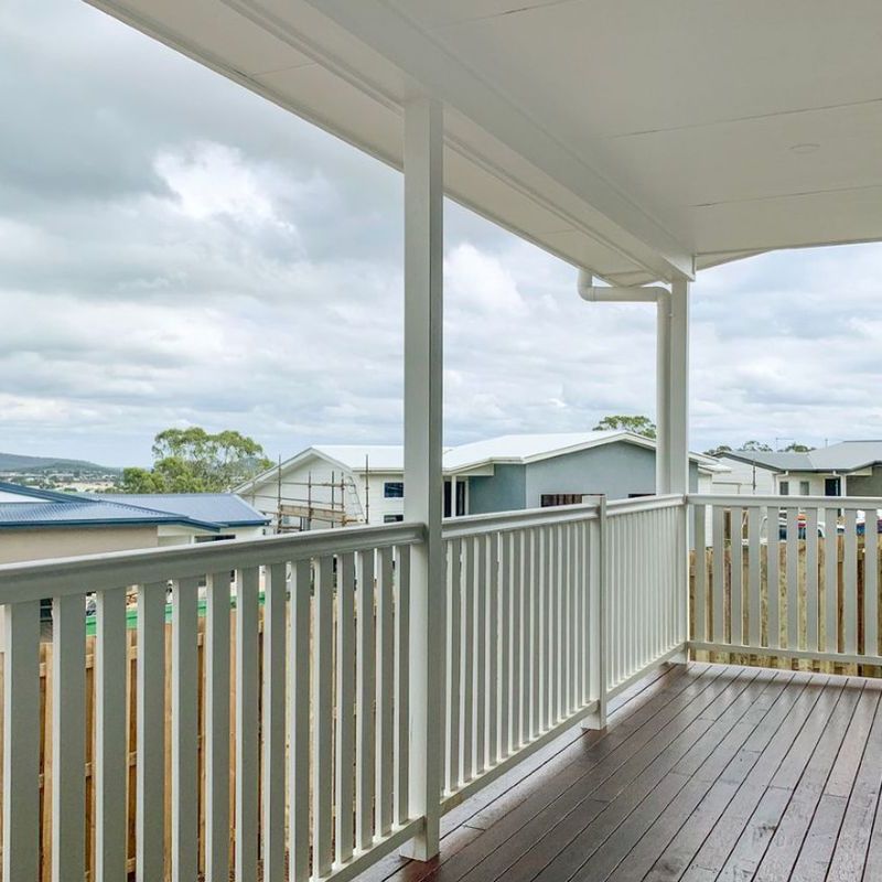 Large Duplex with Yard! - Photo 1