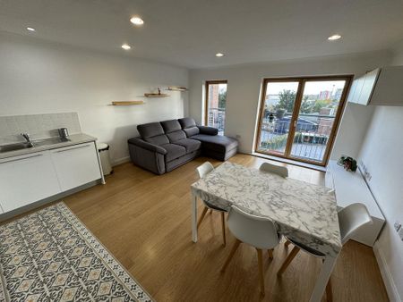 2 bedroom apartment to rent - Photo 2